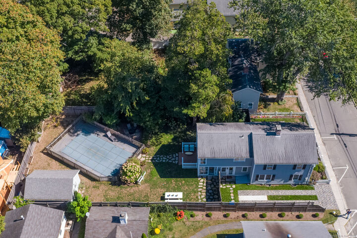 Property Photo: 9 Pratt Street CT 06426
