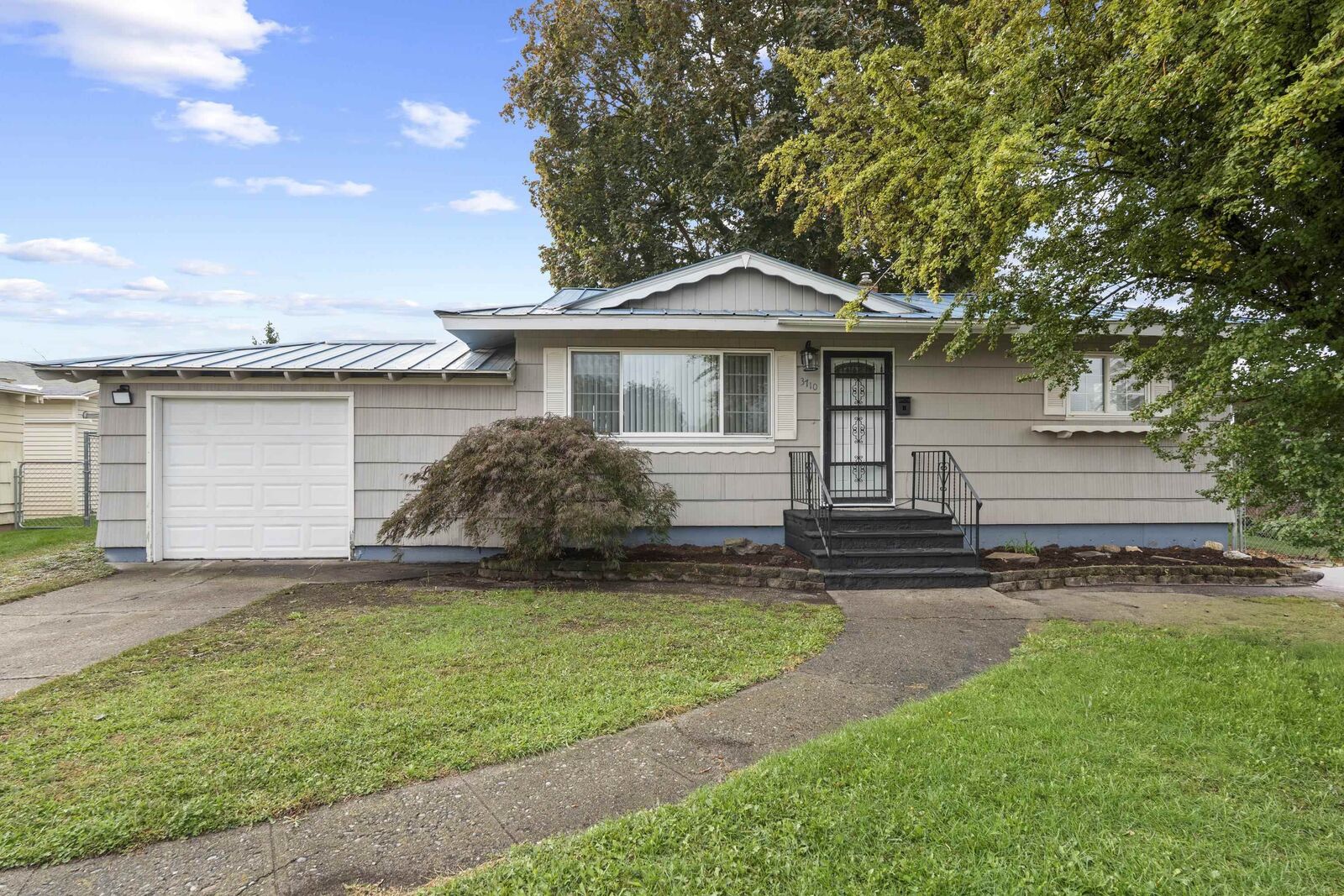 Property Photo:  3710 E Ermina Ave  WA 99207 