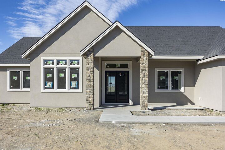 Property Photo:  161 Riviera Drive  WA 99301 