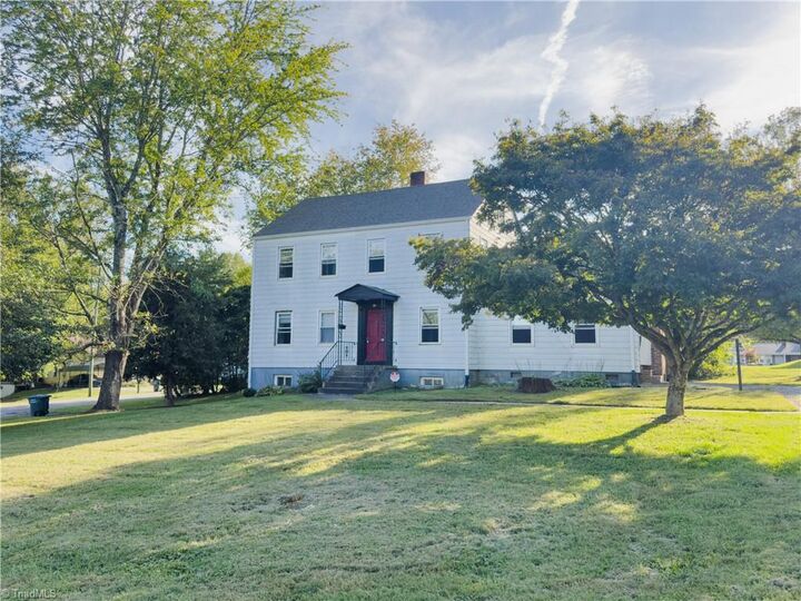 512 James Street  Wilkesboro NC 28697 photo