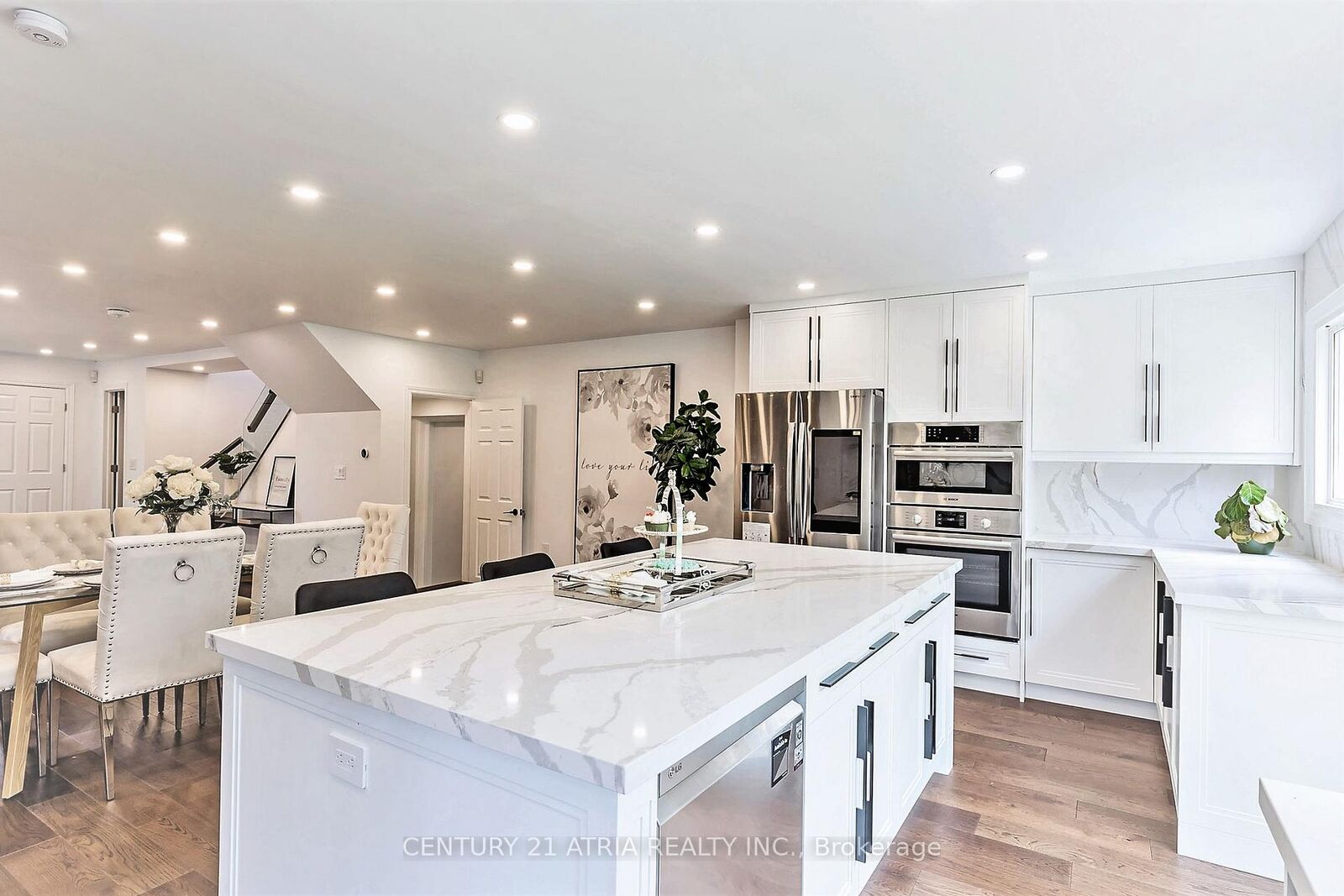 Property Photo:  132 Kersey Crescent  ON L4C 5V8 