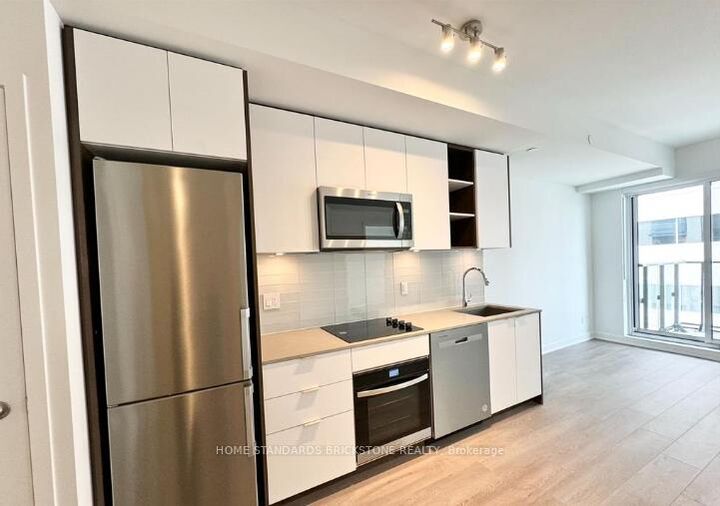 Property Photo:  543 Richmond Street W 933  ON M5V 0W9