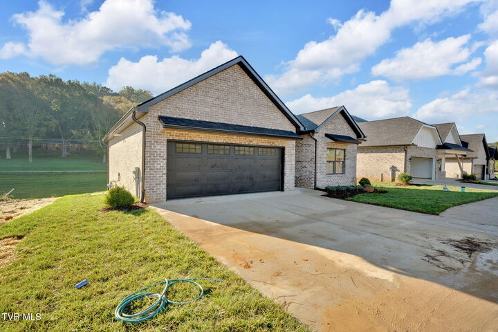 Property Photo: 107 Station Way TN 37615