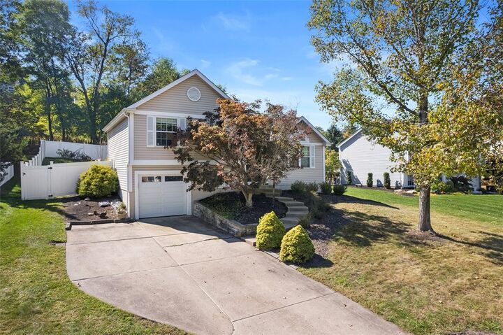 Property Photo:  768 Greenhaven Dr  PA 15102 