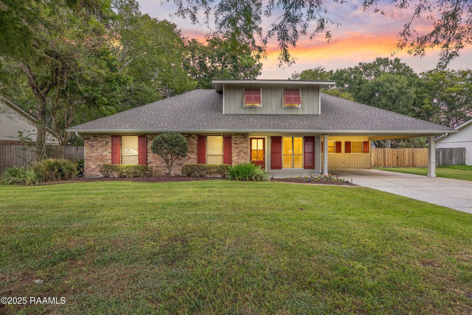 Property Photo: 104 Avery Drive LA 70592