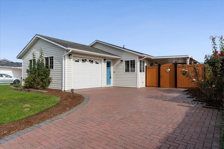 Photo de la propriété: 45918 Knight Road 86 BC V2R 3X4