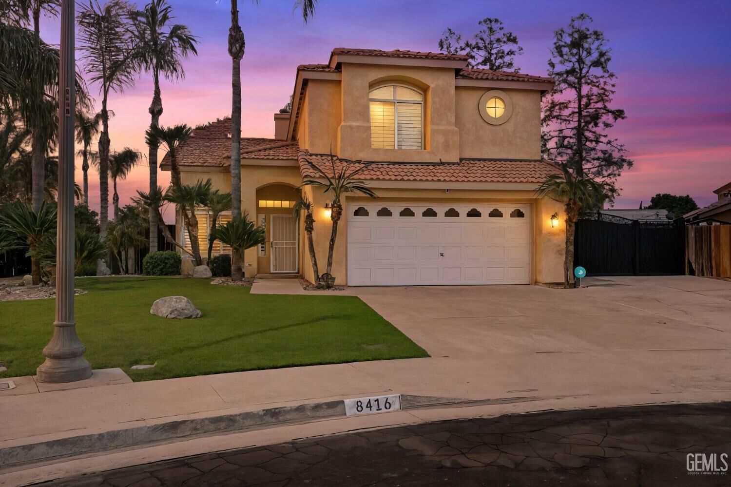 Property Photo:  8416 Crab Apple Court  CA 93311 