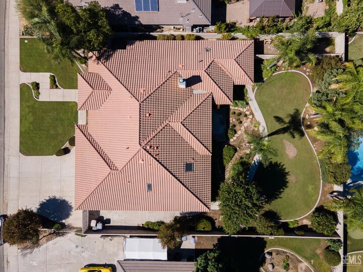Property Photo: 13300 Coco Palm Court CA 93314