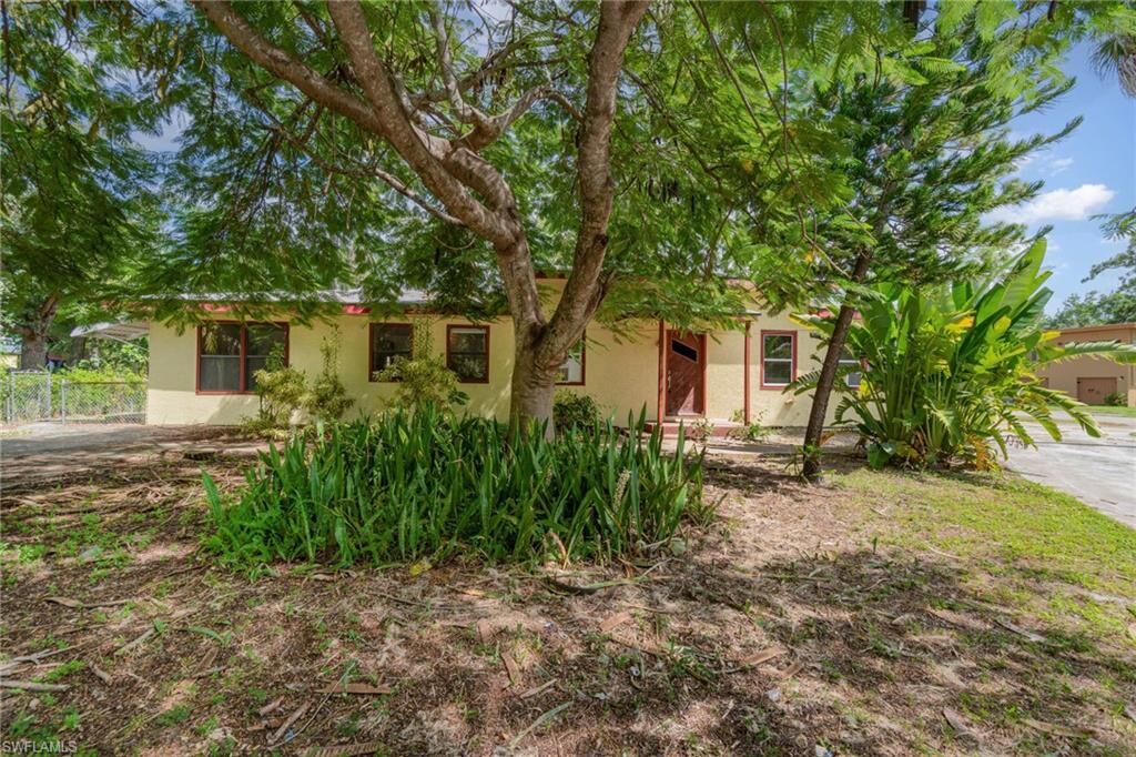 Property Photo:  2729 Broadway  FL 33901 