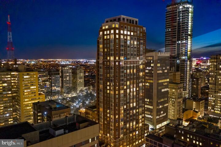 130 S 18th Street 2502  Philadelphia PA 19103 photo