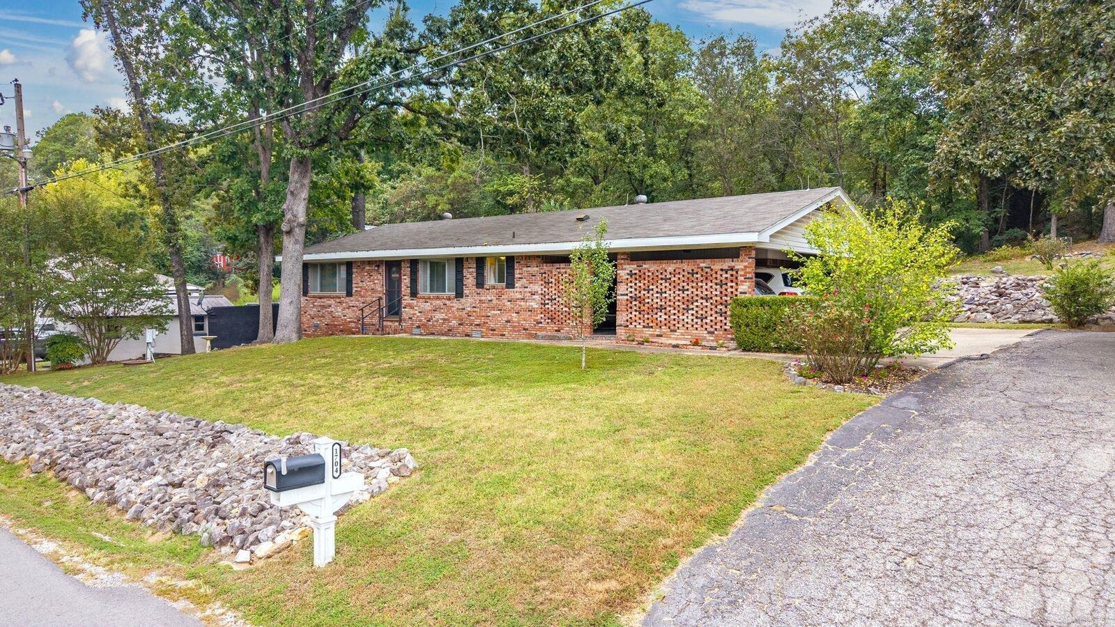 Property Photo:  1704 Thornton Ferry Road  AR 71913 