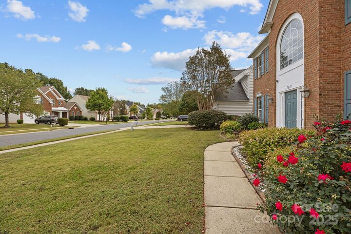 Property Photo: 7819 Noland Woods Drive NC 28277