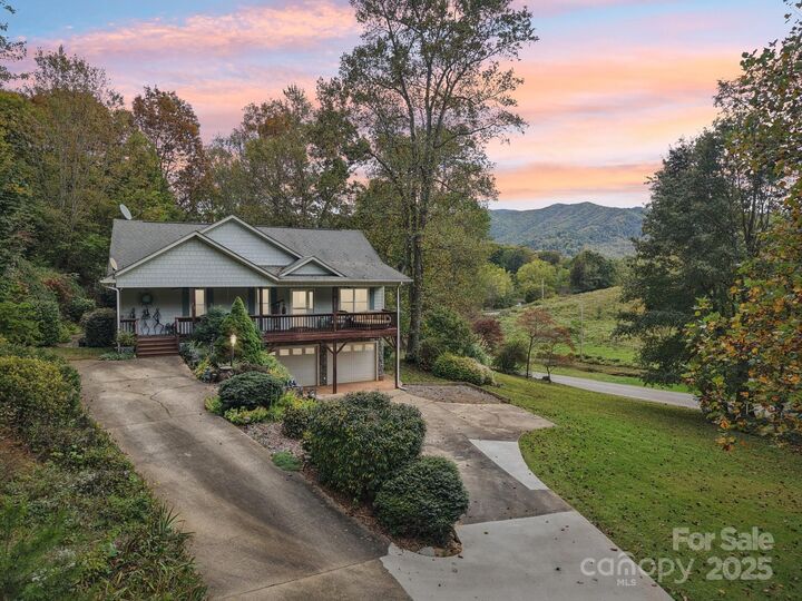 Property Photo: 32 Indian Hills Loop NC 28786