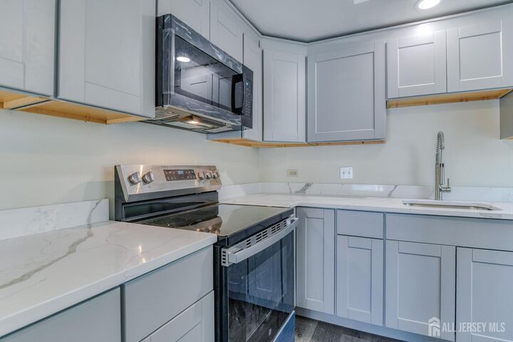 Property Photo: 8-A Sussex Way NJ 08831