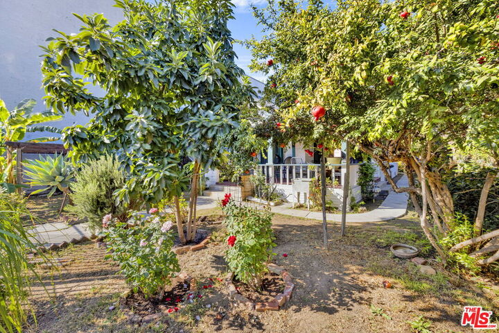 Property Photo: 2247 W 14th St CA 90006
