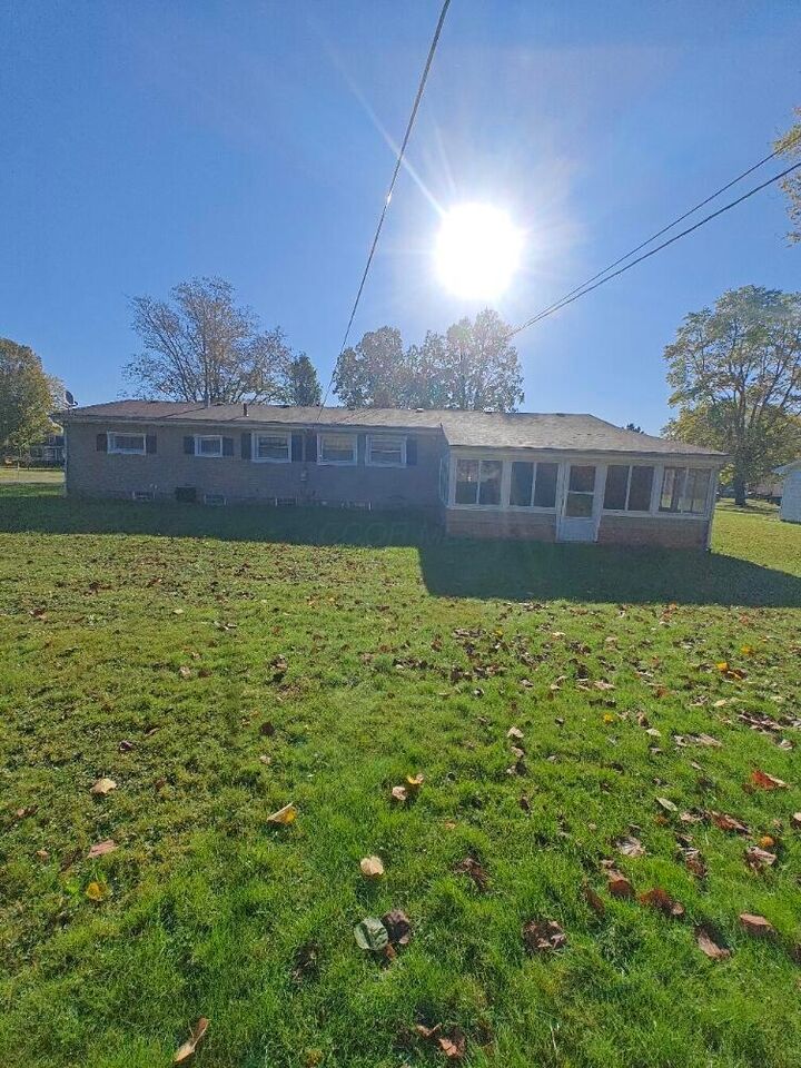 Property Photo:  909 Fieldson Drive  OH 43056 