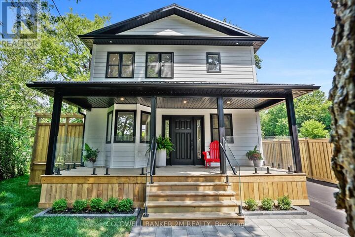 128 Buckingham Avenue  Oshawa (O'Neill) ON L1G 2K5 photo