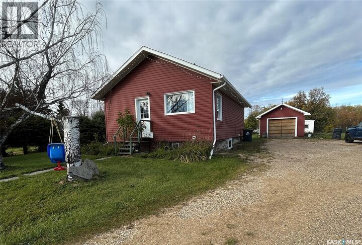 Property Photo:  102 2nd Avenue N  SK S0A 2H0 