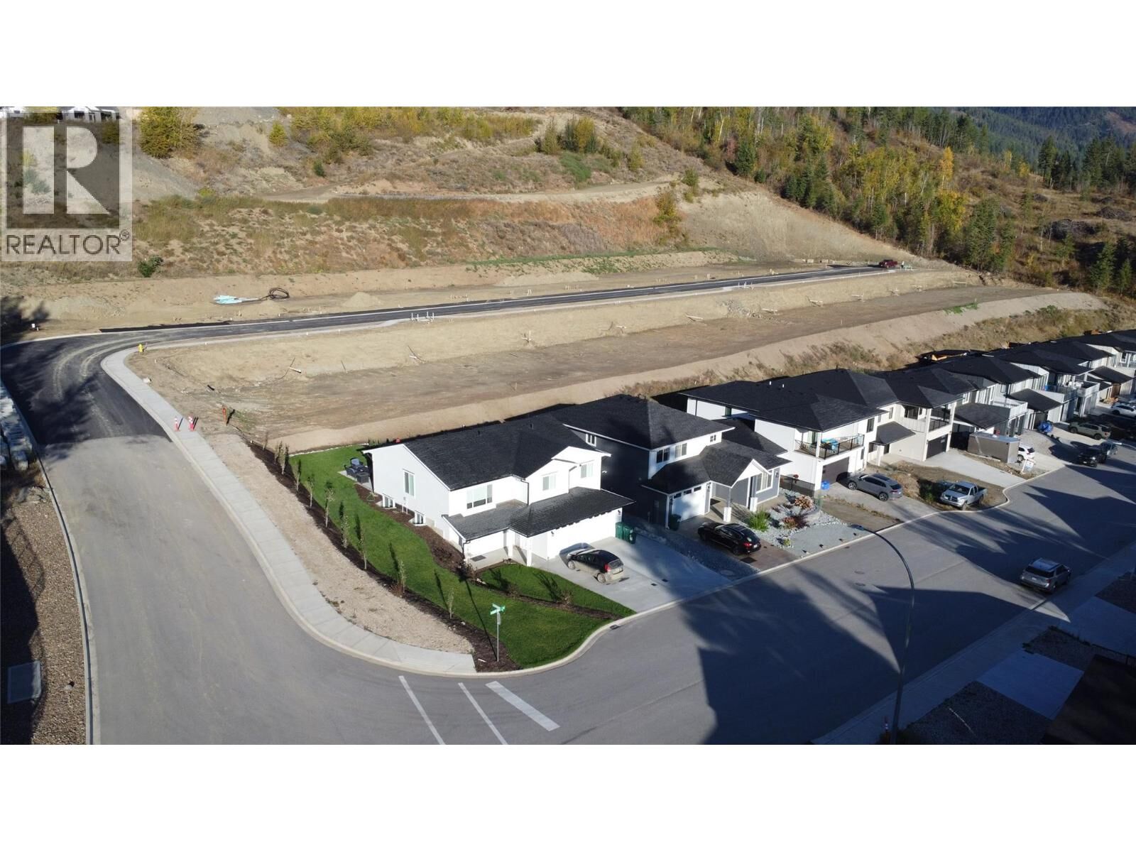 Property Photo: 2225 Mountain View Avenue BC V0E 2G0