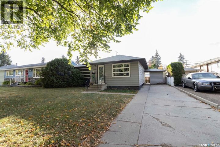 Photo de la propriété: 2406 Cairns Avenue SK S7J 1V3
