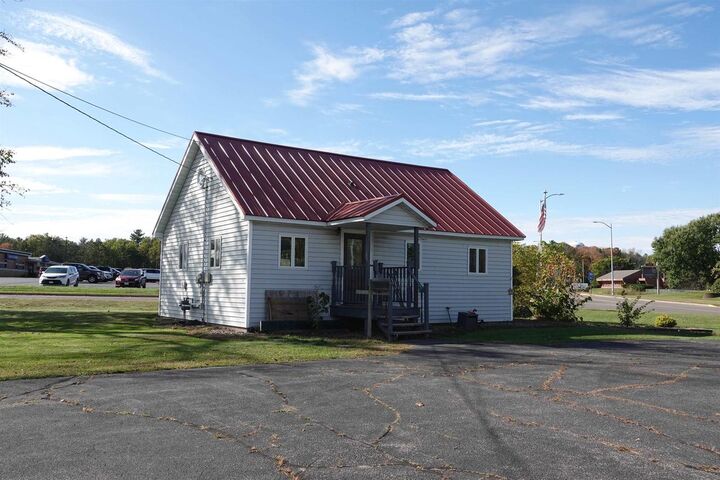 Property Photo: 526 Broadway Place WI 54451