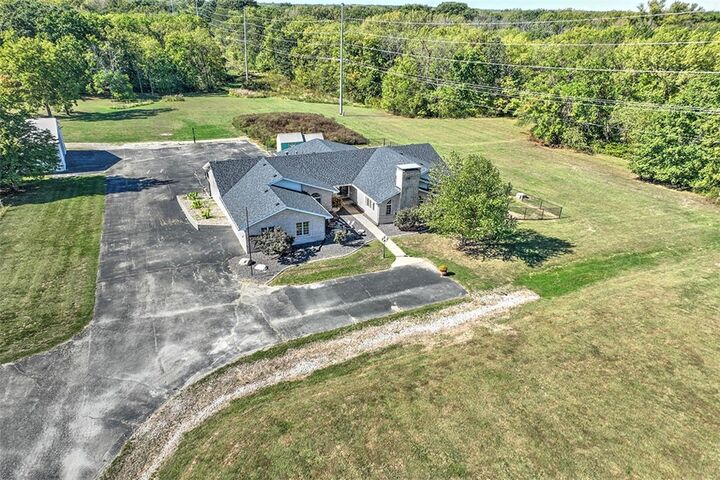 860 W Wildwood Drive  Mt. Zion IL 62549 photo