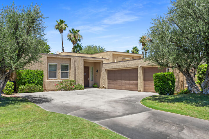 Property Photo: 30 San Juan Drive CA 92270