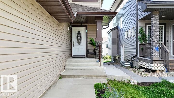 Property Photo: 5628 19 Avenue SW AB T6X 1T6