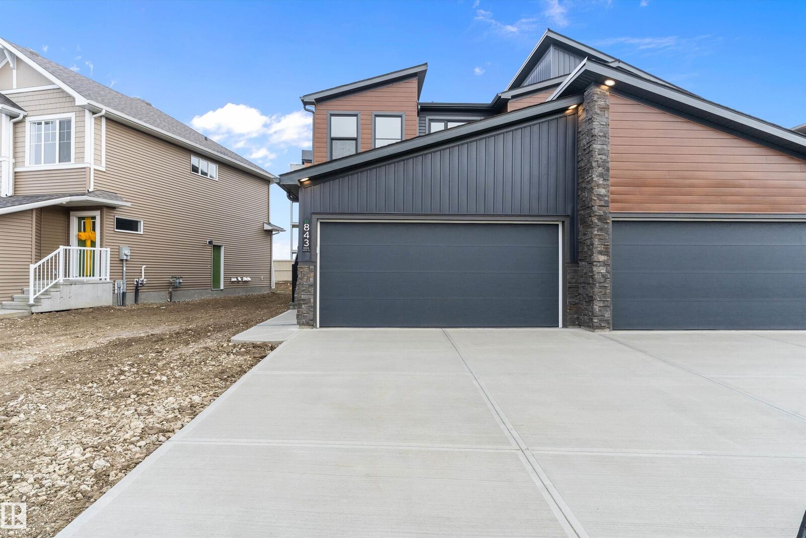 Property Photo: 843 Rowan Close SW AB T6X 1A2