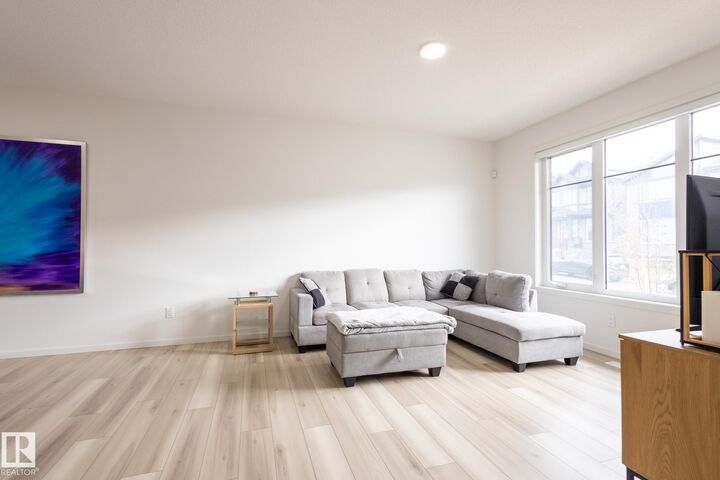 Property Photo: 5016 Kinney Link SW AB T6W 5G4