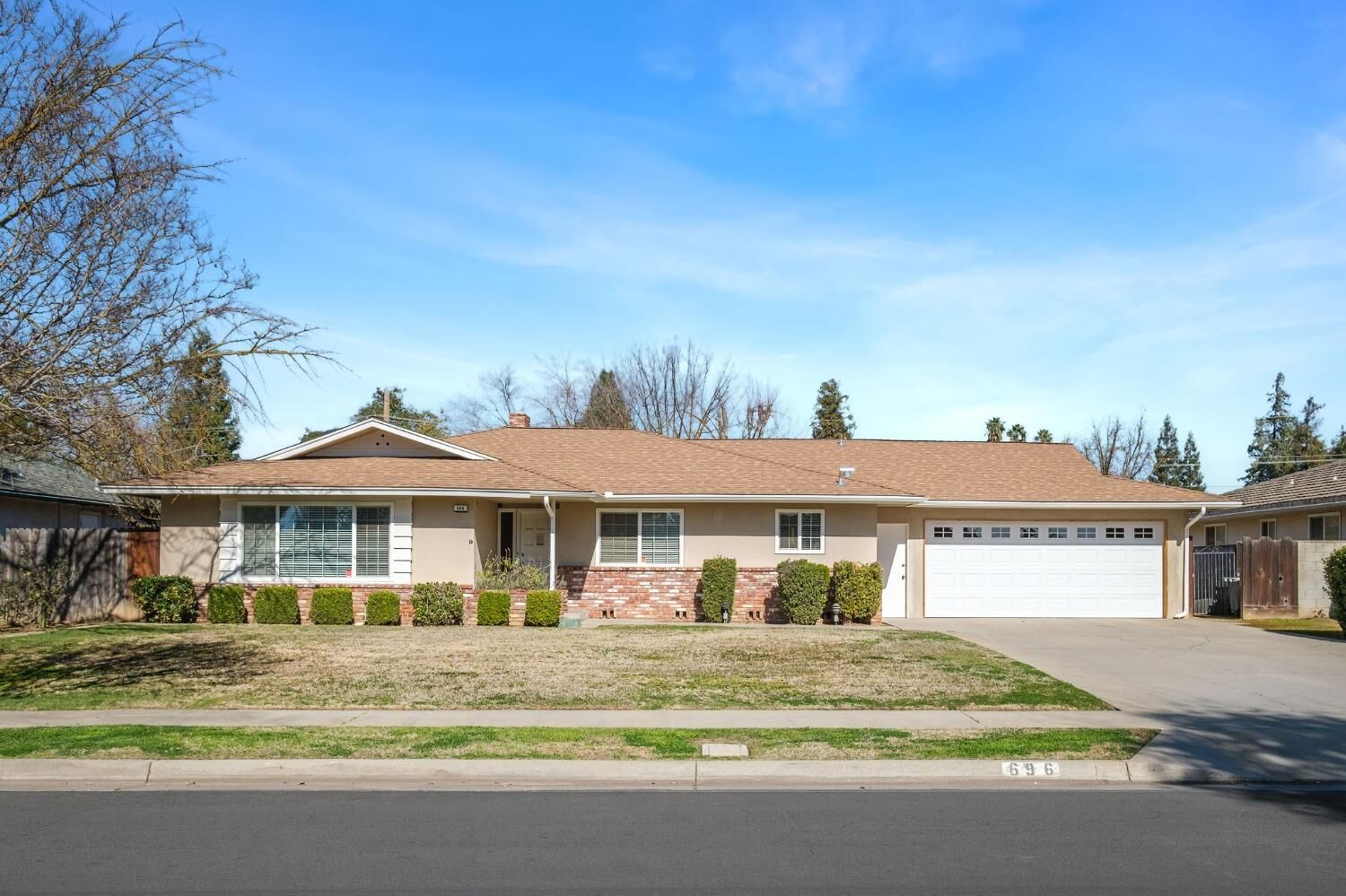 Property Photo:  696 W Celeste Avenue  CA 93704 
