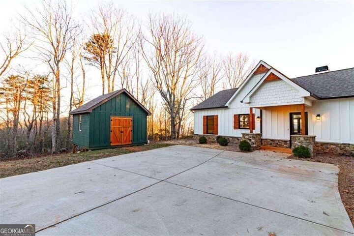 Property Photo:  1335 Daybreak Road  GA 30528 