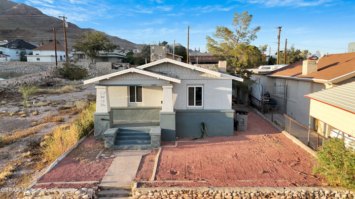 2415 Pittsburg Avenue  El Paso TX 79930 photo