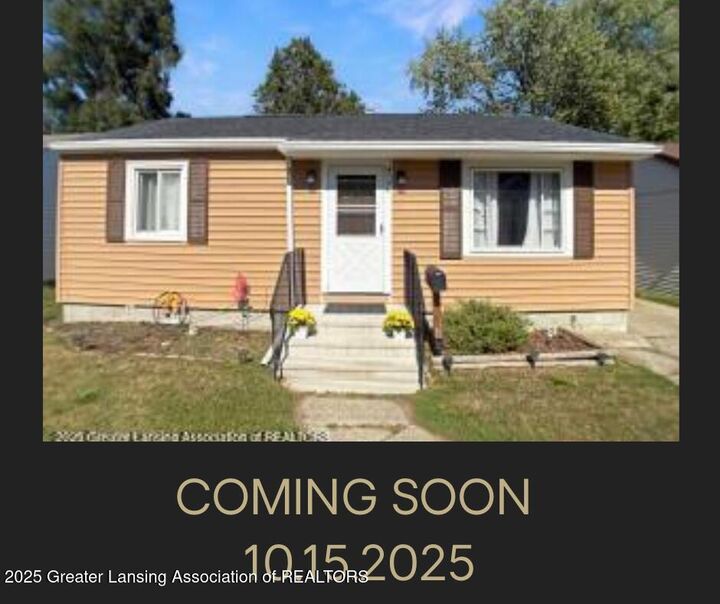 Property Photo:  701 E Willard Avenue  MI 48910 