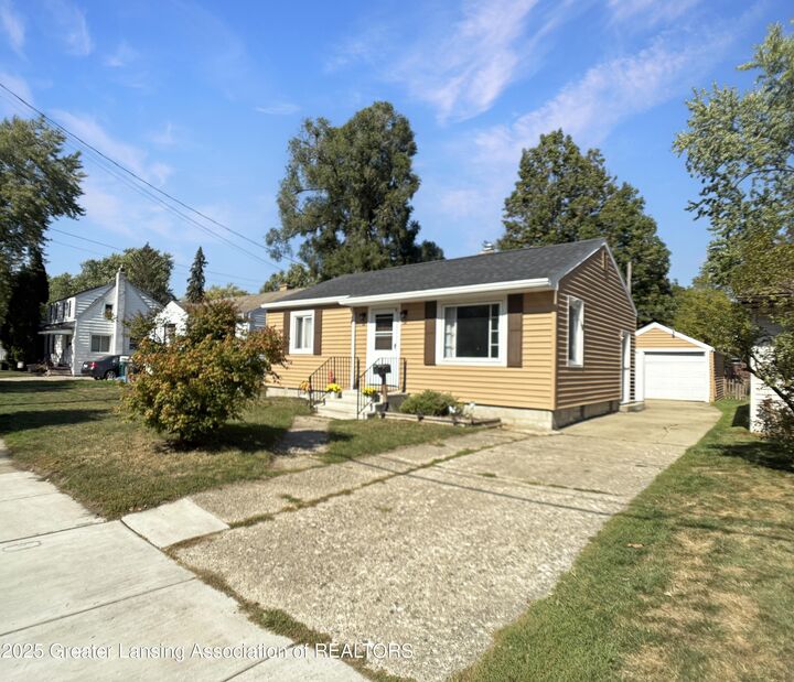 Property Photo: 701 E Willard Avenue MI 48910