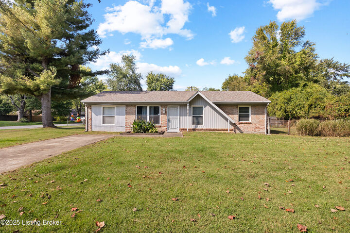 Property Photo: 7520 Blue Wing Dr KY 40258