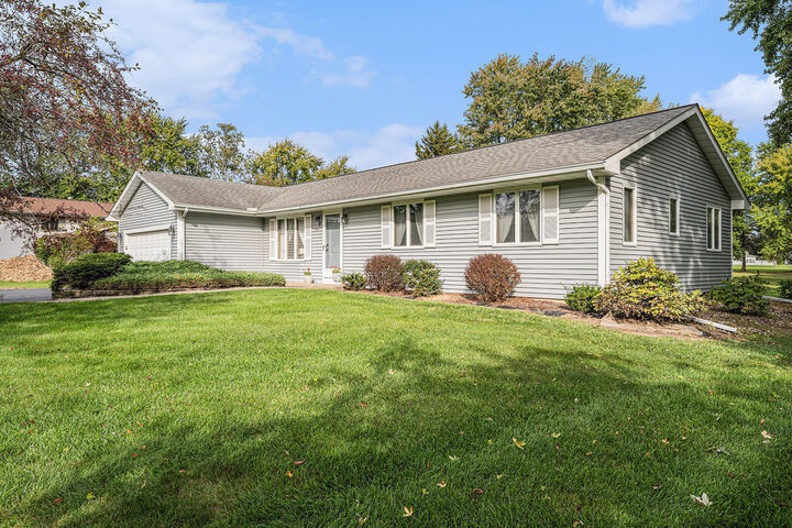 Property Photo: 3359 Blue Jay Drive IN 46383