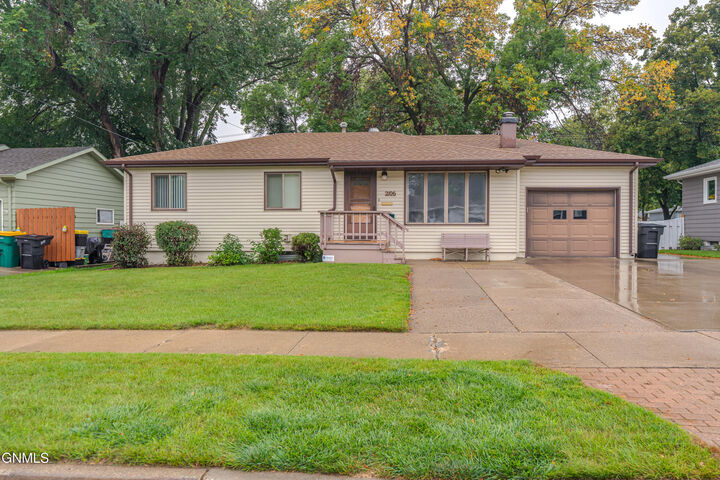 2106 Assumption Drive  Bismarck ND 58501 photo