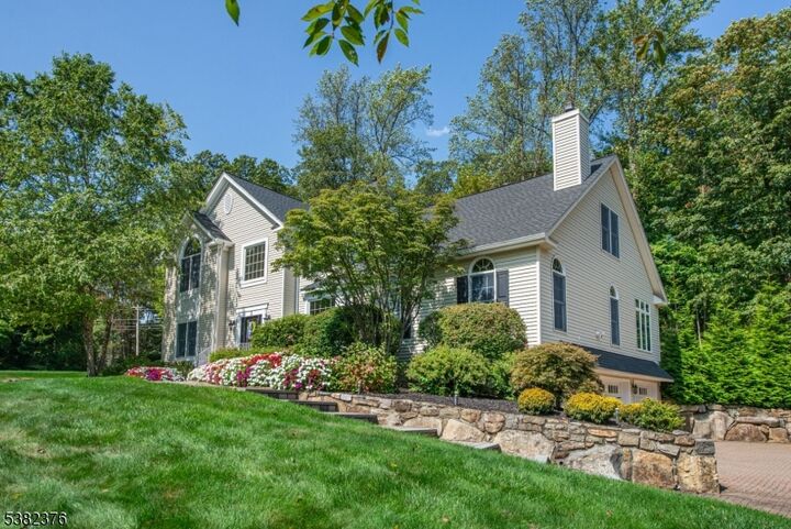 Property Photo:  2 Wexford Ct  NJ 07945 