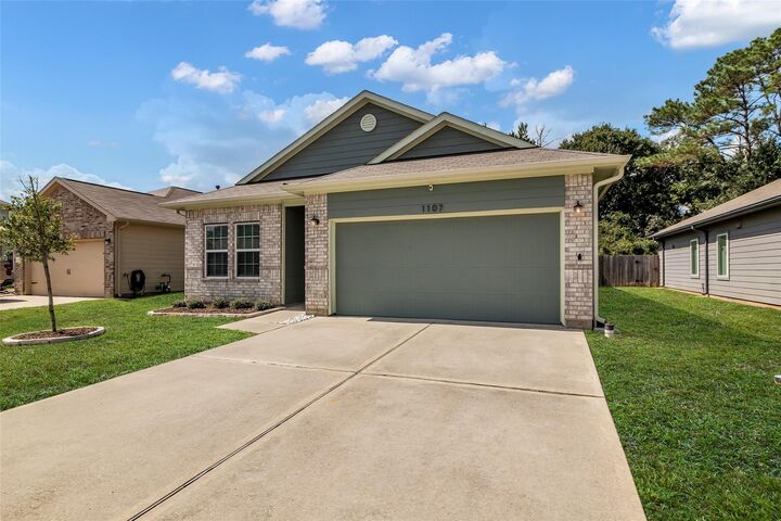 Property Photo: 1107 Grand Junction Drive TX 77375