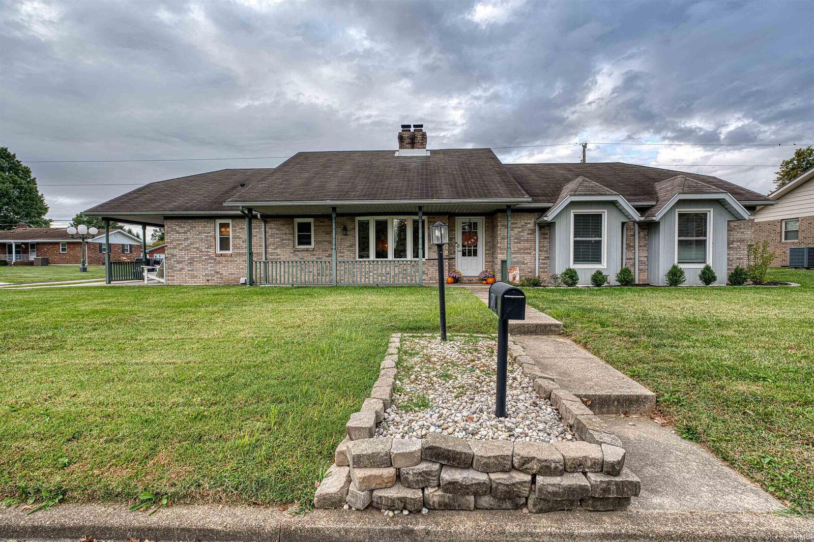 Property Photo:  300 Roosevelt Drive  IN 47620 