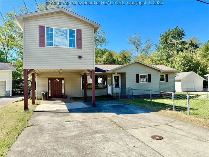 Property Photo:  5207 Swiss Drive  WV 25313 