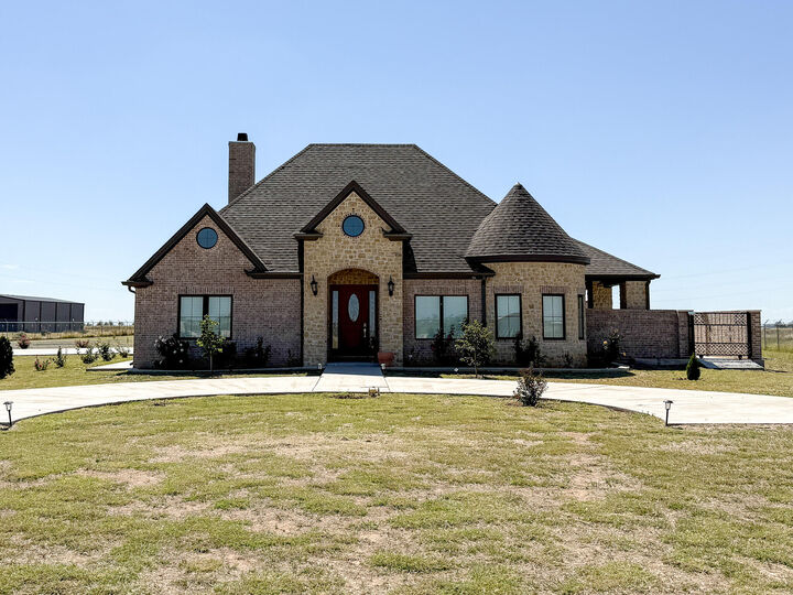 Property Photo: 5812 E County Rd 6400 TX 79403