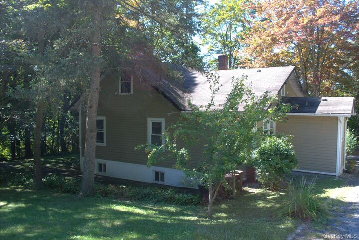 Property Photo:  1824 Seabury Place  NY 10566 