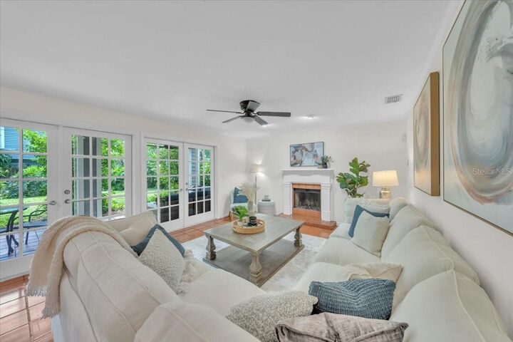 Property Photo: 2920 W Knights Avenue FL 33611