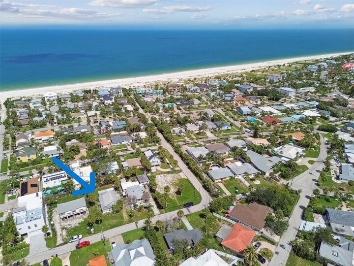 Property Photo:  946 Lantana Avenue  FL 33767 