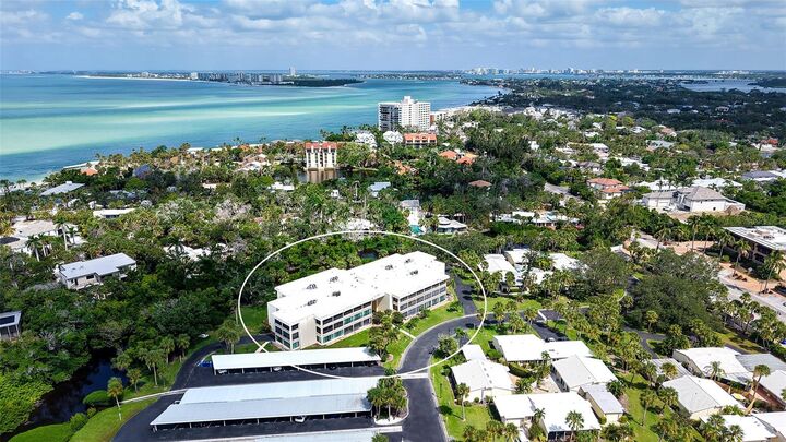 Property Photo:  225 Hourglass Way 103  FL 34242 