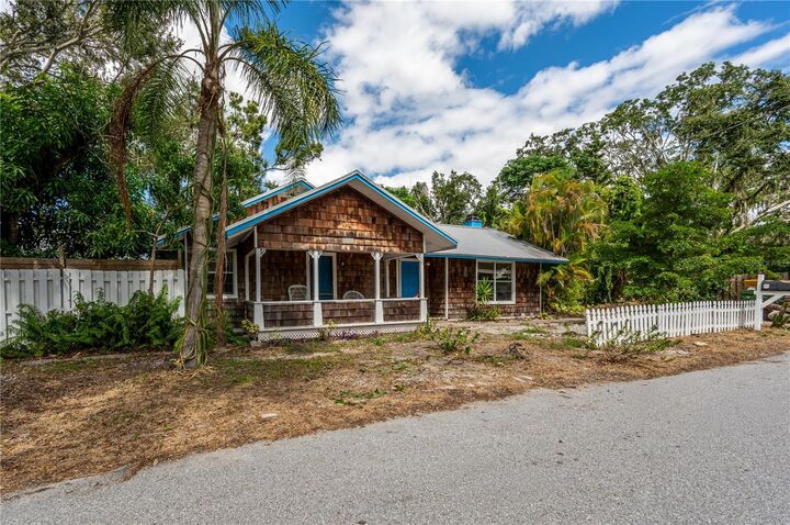 747 42nd Street  Sarasota FL 34234 photo