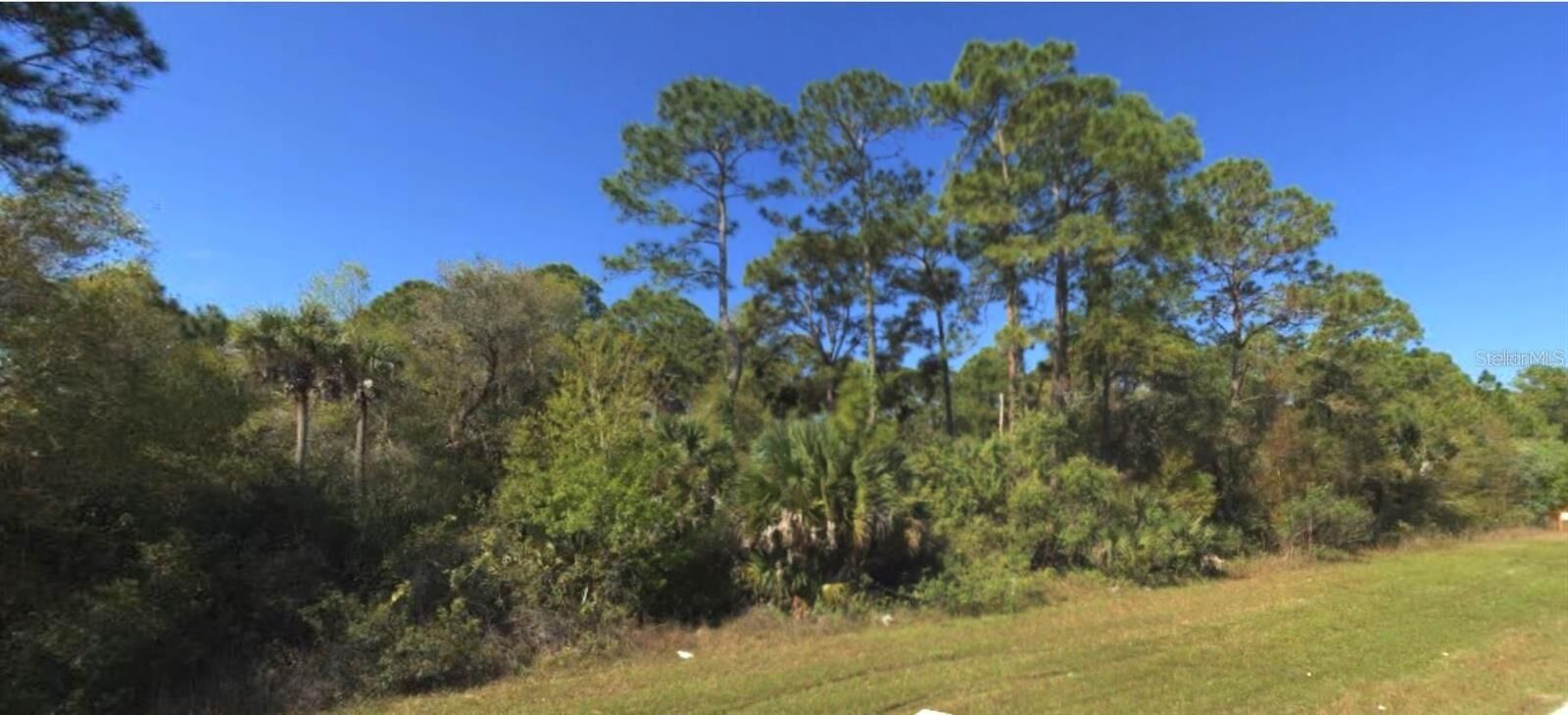 Property Photo: 1573, 1565 &Amp 1557 Biscayne Drive FL 33953