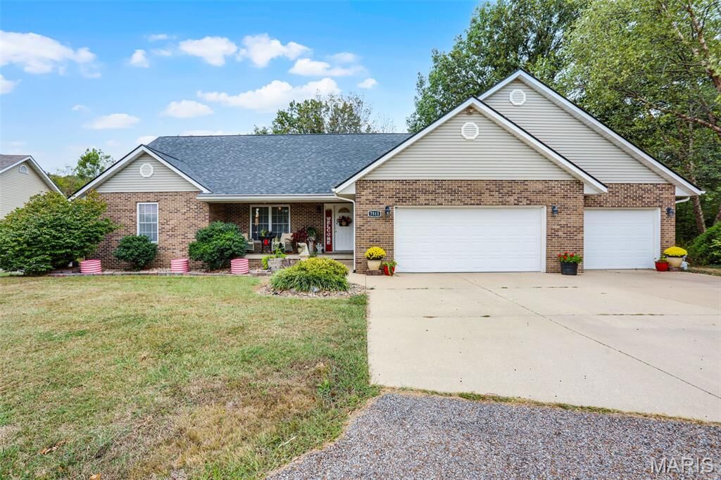Property Photo: 7513 Pinnacle Drive IL 62097